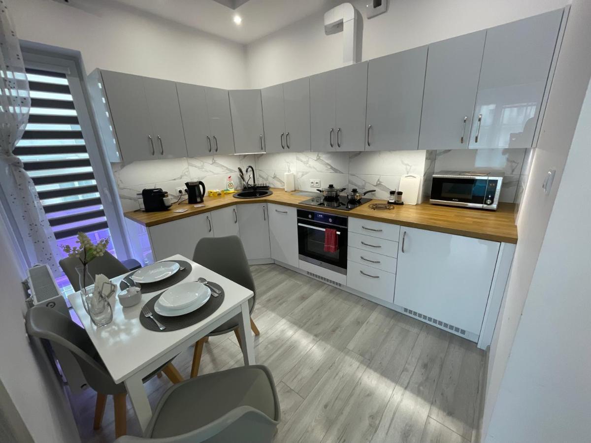 Apartament Nowoczesny Komfortowy Kustronia Z Garazem Balkonem Wanna Bílsko-Bělá Exteriér fotografie