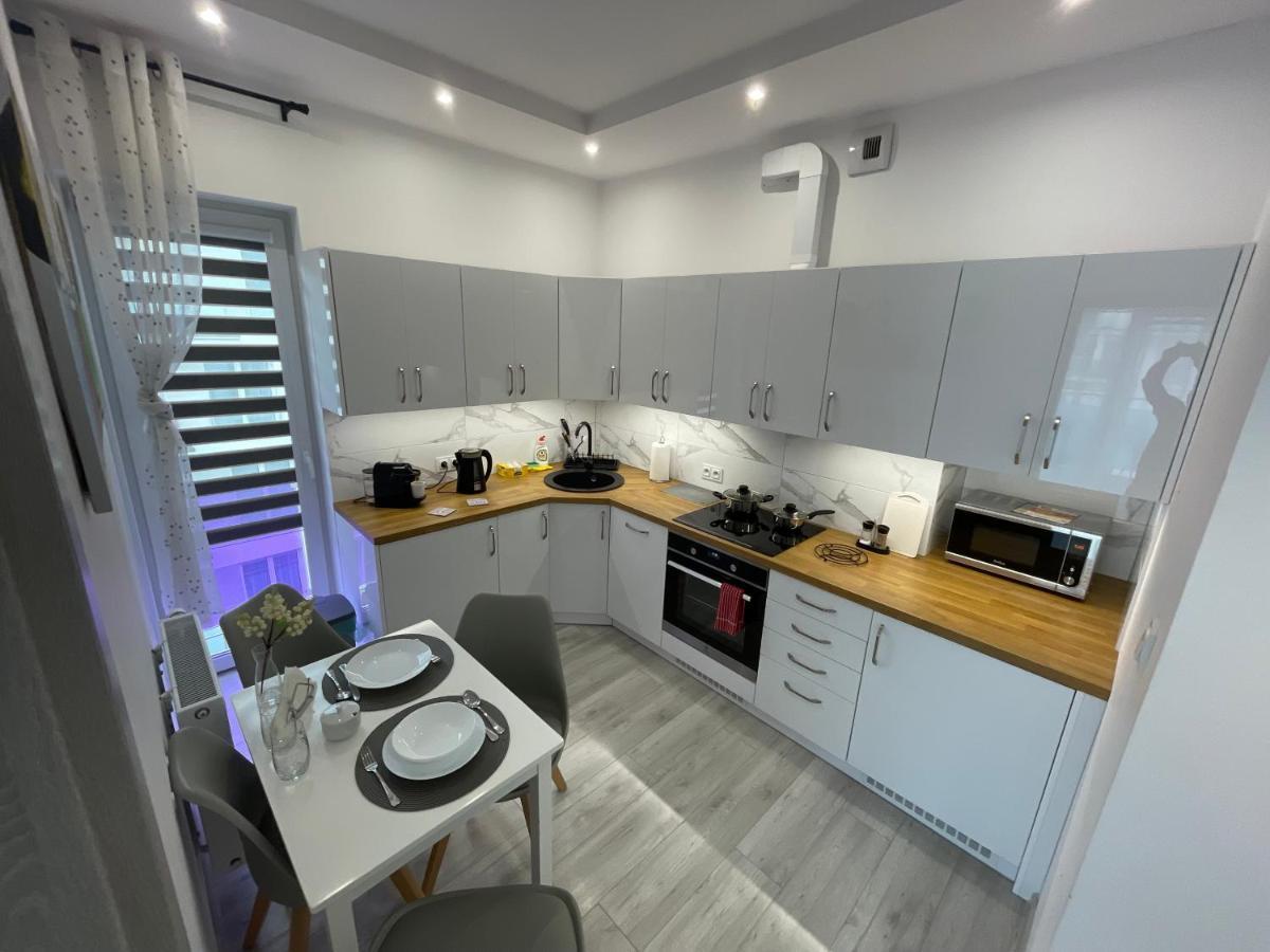 Apartament Nowoczesny Komfortowy Kustronia Z Garazem Balkonem Wanna Bílsko-Bělá Exteriér fotografie